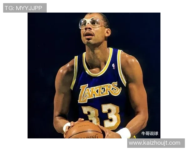 卡里姆阿布杜尔贾巴尔的传奇人生与篮球智慧的永恒启示